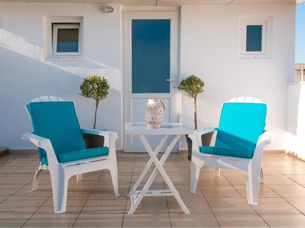 Konstantinou Apartment - Smart & Roof Top Terrace أثينا المظهر الخارجي الصورة